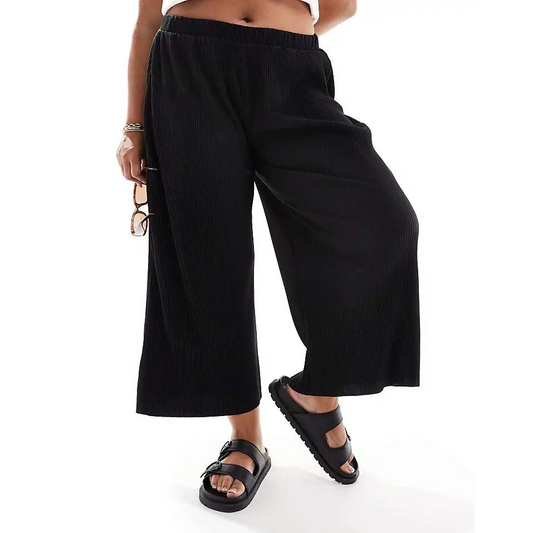 ASOS Design Curve Plisse Wide Trouser Culottes in Black - Women